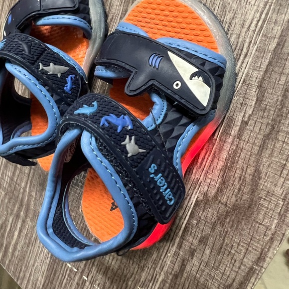 NWT Carter’s Toddler Shark Light-Up Sandals Toddler size 4 M - Picture 7 of 7